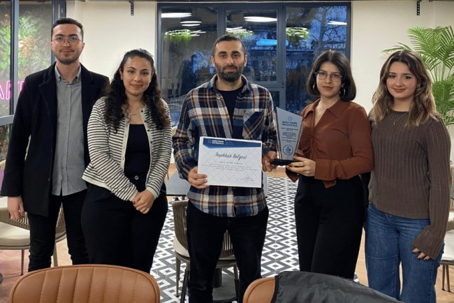Meeting Time on Campus - Gürkan Işık