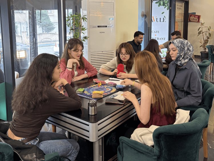 Tea Talks 5 : Kutu Oyunları ve Vampir Köylü Akşamı